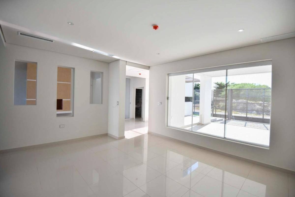 Alquilo Residencia De 4 Dormitorios - Luque (zona Cit) — foto 3