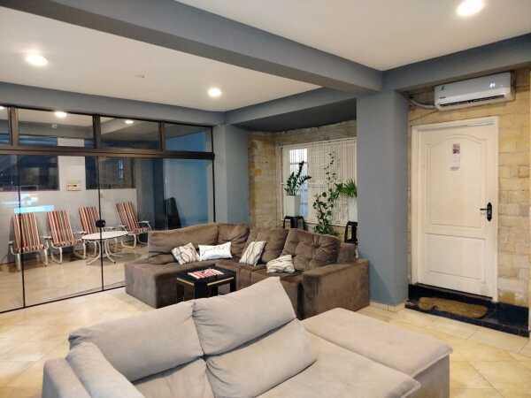 VENDO AMPLIA CASA CON PISCINA - CIUDAD DEL ESTE — foto 2