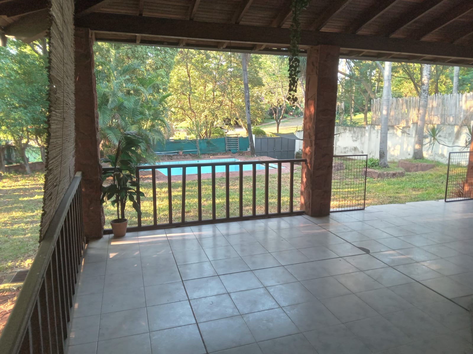 Vendo casa de 4 habitaciones con terreno de 841 M2 en Lambaré — foto 3