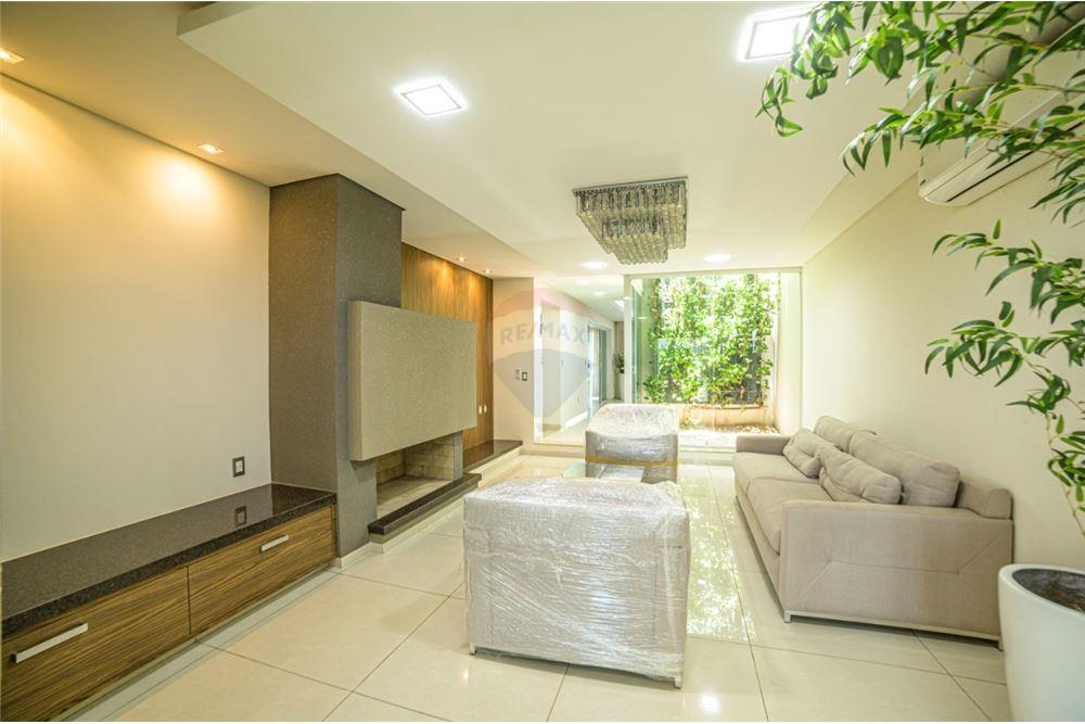 Vendo Imponente residencia de 4 dormitorios en suite — foto 2