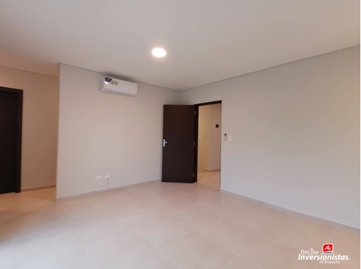 Casa Tipo Townhouse En Venta  Ubicado Sobre La Av. Cristo Redentor Km 9 1/2