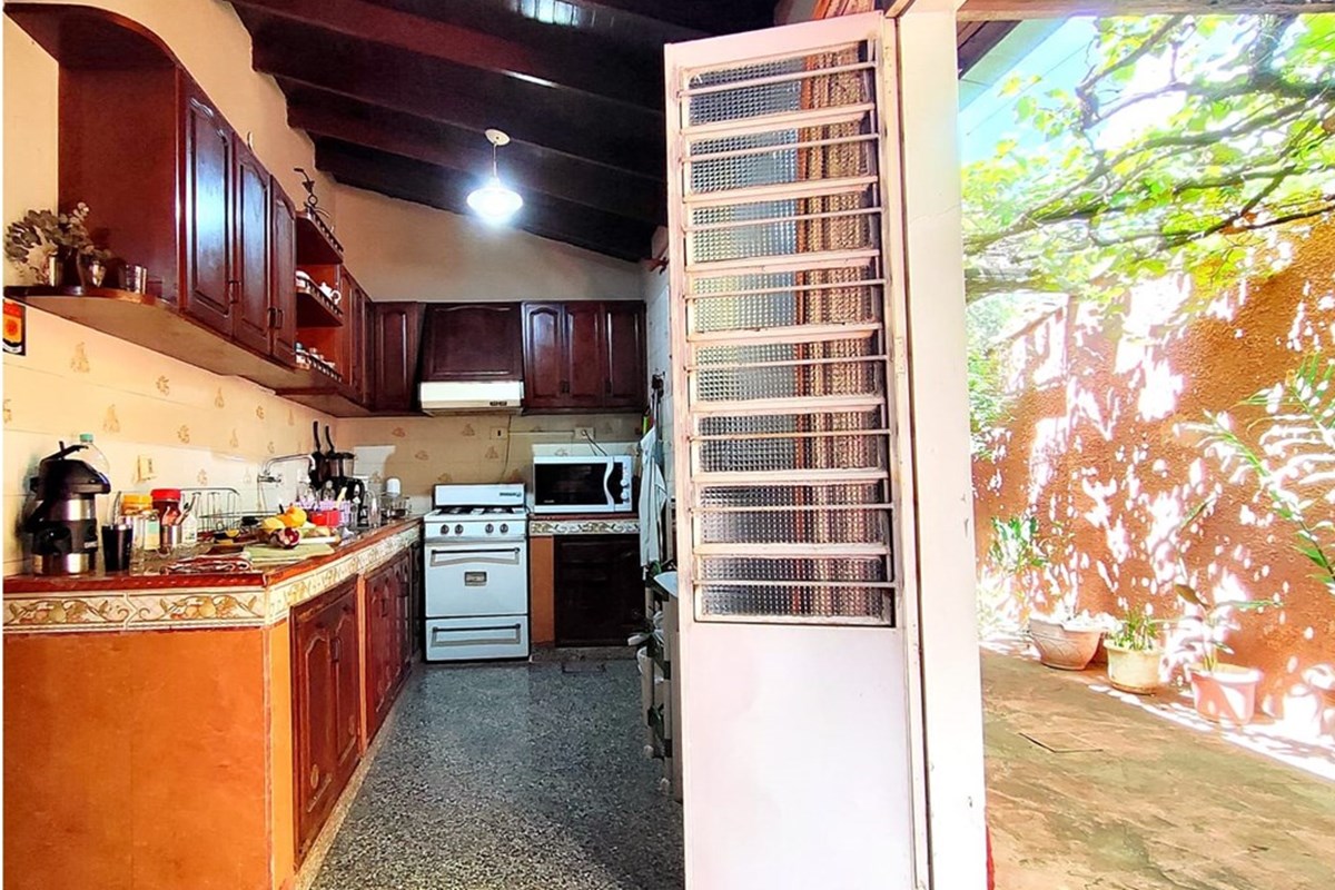 VENDO CASA CON CONSULTORIO EN VILLA AURELIA — foto 2