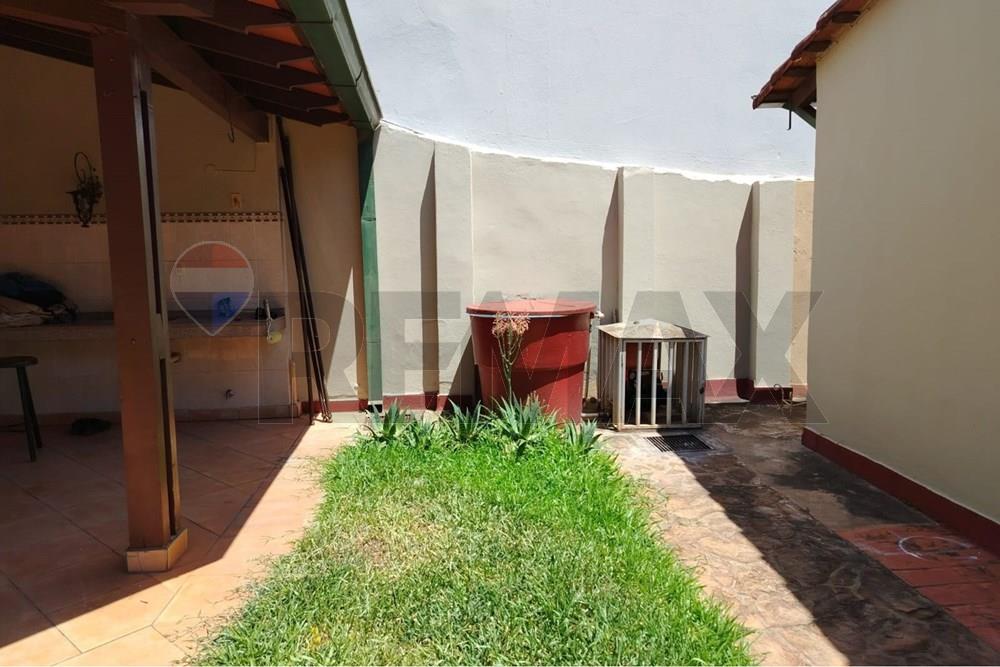 Casa - Alquiler - Nazareth, Asunción, Paraguay — foto 2