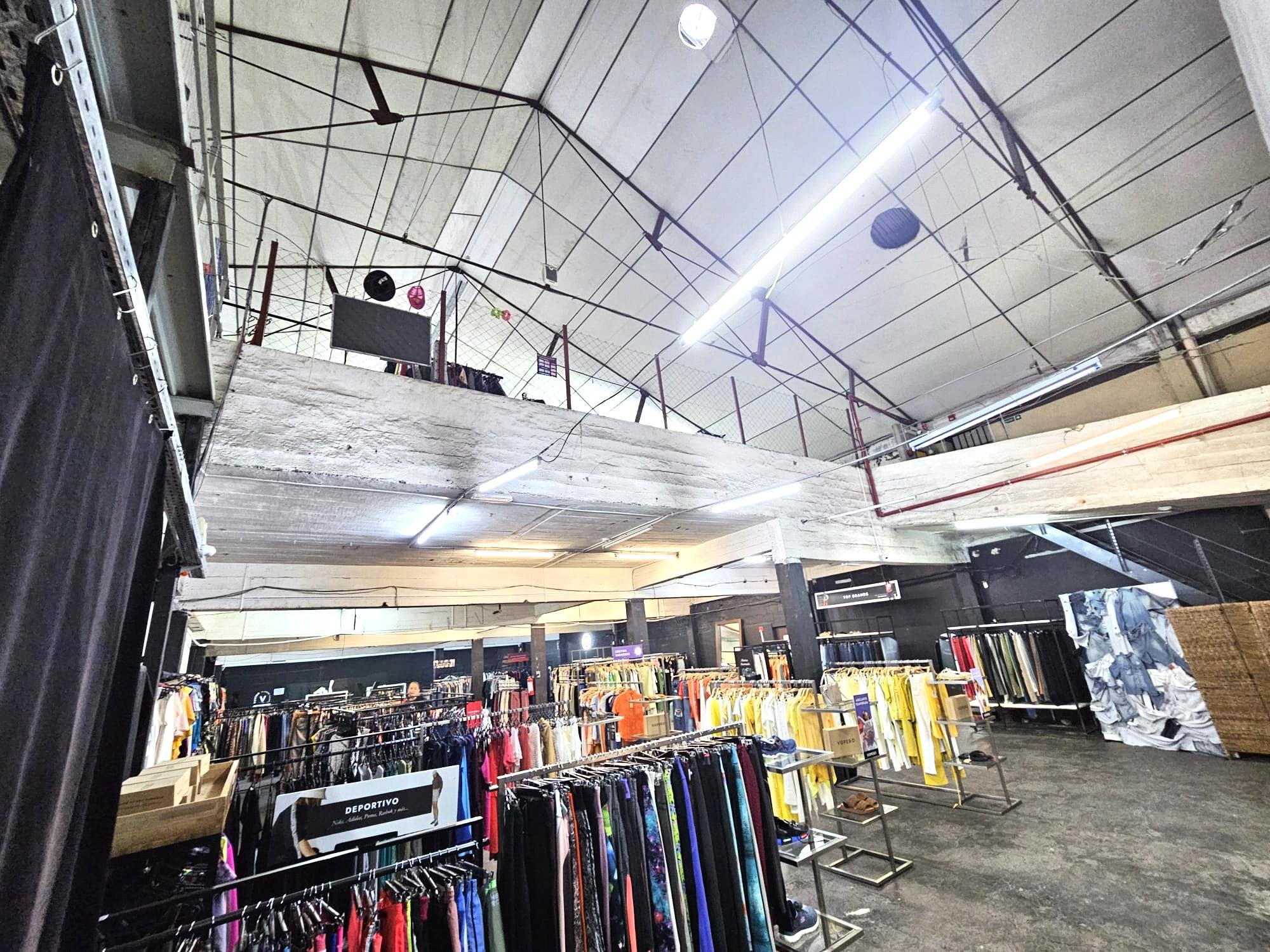 Gran Local Comercial En Pocitos - Zona Wtc · Foto 5