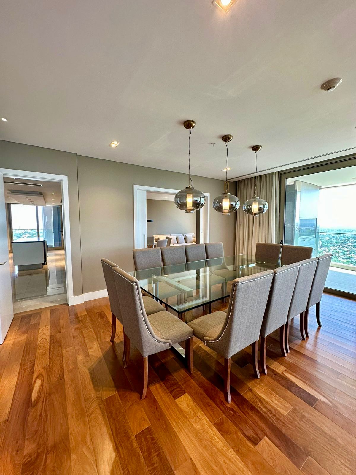 A 2.300.000 USD - VENDO APARTAMENTO AMOBLADO Y EQUIPADO EN EL JADE PARK-TORRE LA PACHO (4 dorm)