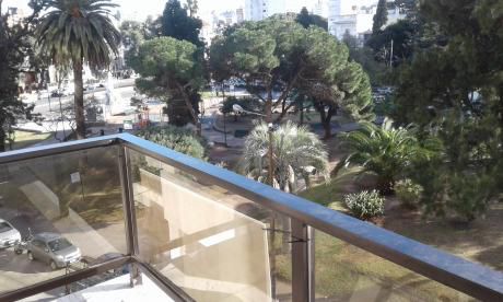 Pza Varela, Mucho Sol. Terraza Al Frente