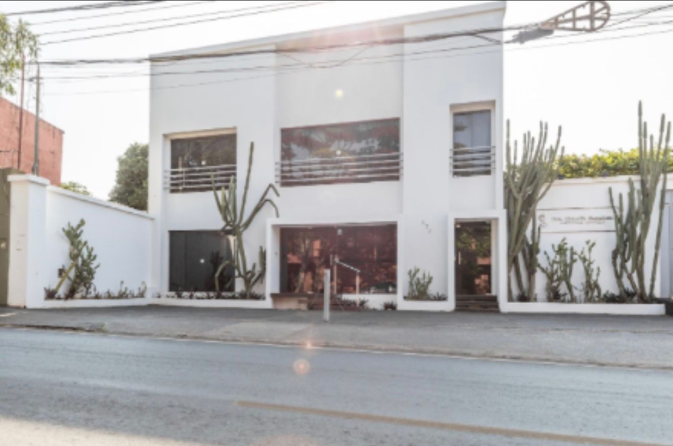 *ALQUILO CASA INDEPENDIENTE Y CONSULTORIOS EN EL BARRIO MCAL. ESTIGARRIBIA* — foto 3