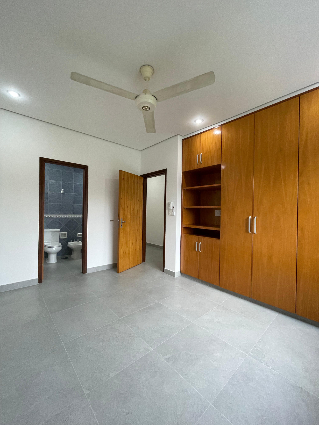 EN ALQUILER DUPLEX/CASA DE 3 DORMITORIOS ZONA VILLA MORRA — foto 3