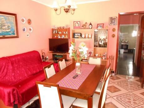 Buena Ubicación!! Casa Y Apartamento En Padrón único!!