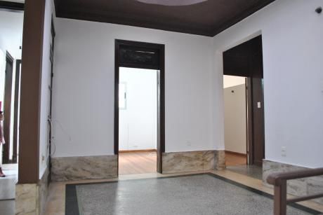 Casa De Altos En Buceo A Tres Cuadras De Rambla! Se Aceptan Mascotas
