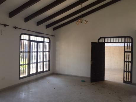 Casa En Anticretico Sobre Avenida Para Negocio O Empresa