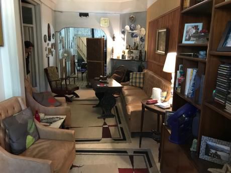Casa Muy Bien Ubicada Para Reciclar