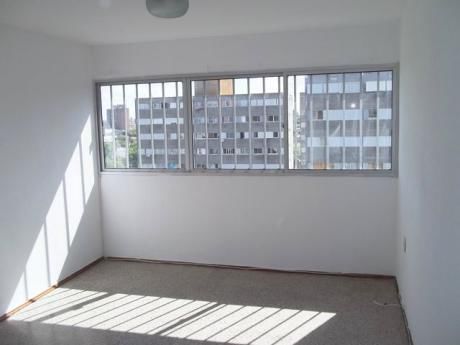 Piso Alto Con Vista!!