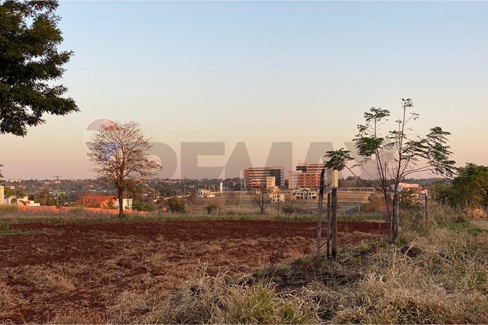 VENDO TERRENO EN CDE, A 3 CUADRAS DE LA RUTA PY02 — foto 3