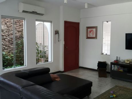 Dúplex En Venta - Barrio Mcal. Estigarribia - Asunción