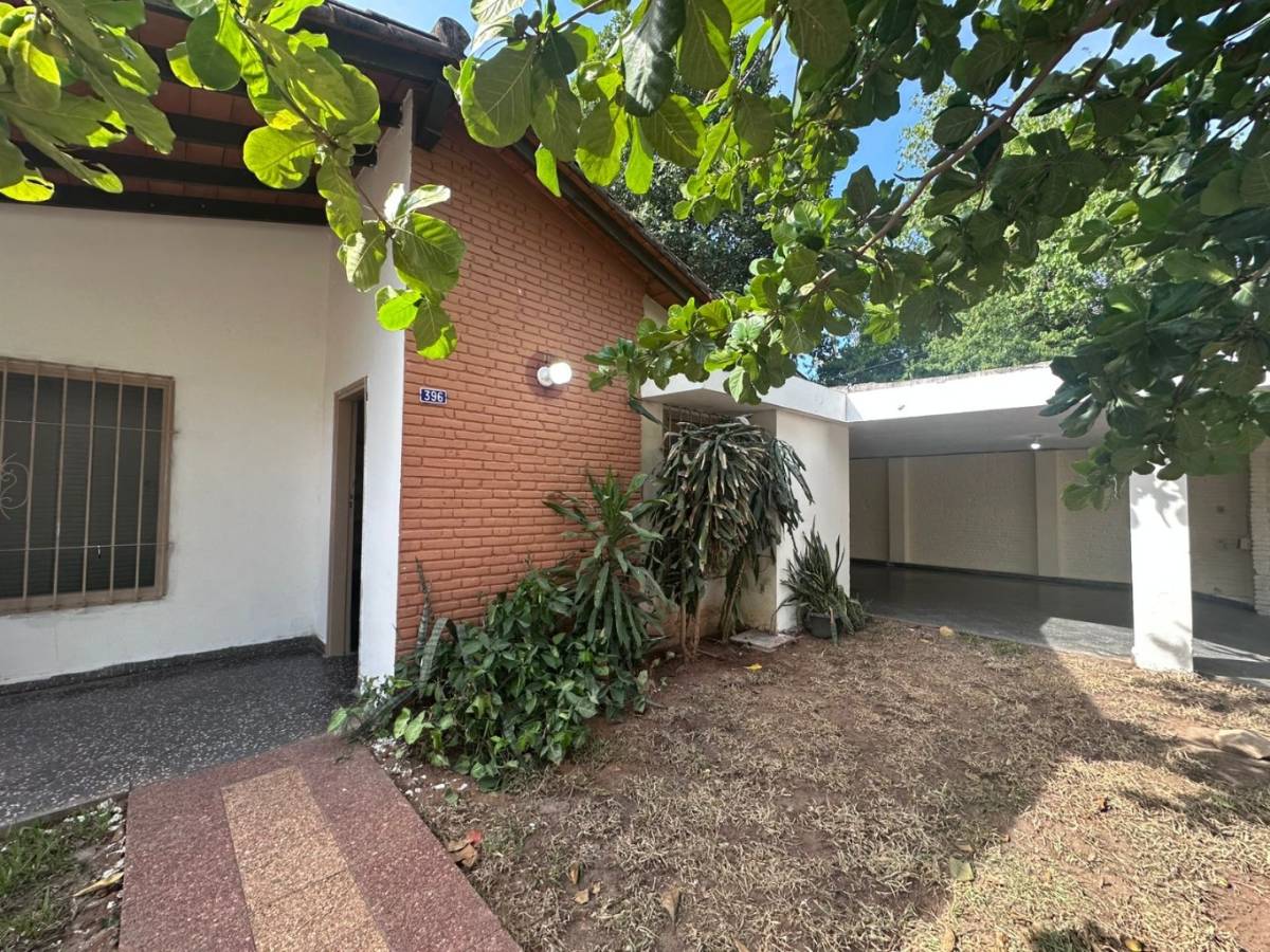 Casa en venta en Roberto L. Petit