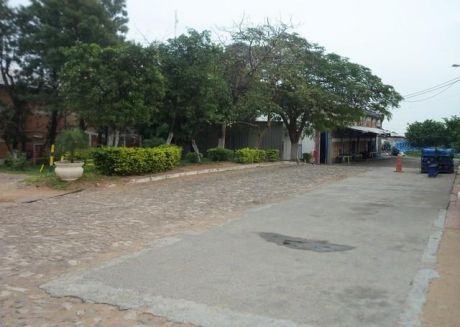 A 1 C / Avda Artigas Z/ Industrial 3.000 M2 Galpones 7.000 M2 De Terreno