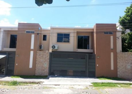 A Cuatro Cuadras De Primer Presidente, Dos Duplex Con Piscina!!!
