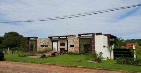 Espectacular Casa Minimalista A Estrenar En Barrio Cerrado!!