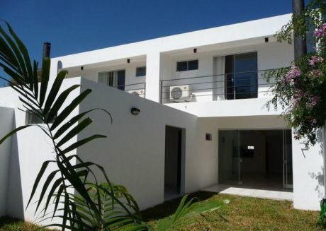 Vendo Amplio Dúplex Zona Mburucuya!!!