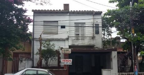 Casa Sobre La Calle Montevideo