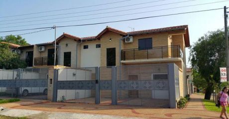 Hermoso Duplex En Esquina, En Lambare Proximo Al Yacht Y Golf Club - Lambare