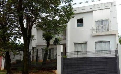 Alquilo Casa Moderna