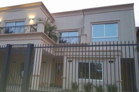 Casa Moderna A Estrenar