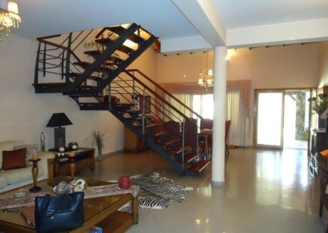Exclusiva Residencia En Carmelitas A Pasos De Av San Martin Y Federacion Rusa