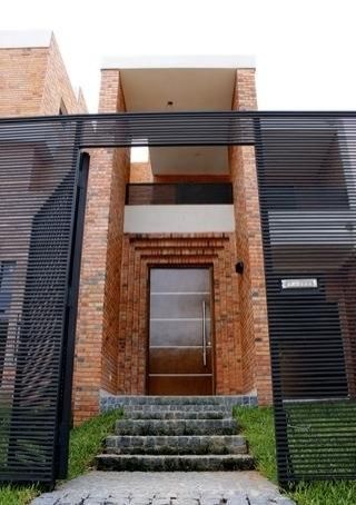Residencia A Estrenar En Barrio Mburucuya