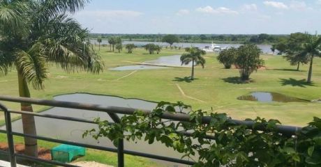 Enorme Y Lujoso Departamento Con Vista Al Rio En El Yacht Y Golf Club. Lambare