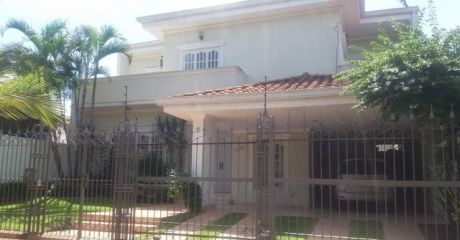 Vendo Casa Zona Los Laureles Sobre Asfalto...excelente Ubicacion!!