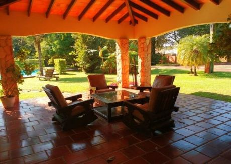 Muy Linda Casa Construida En 12.000 M2