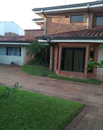 Residencia Para Diplomáticos, Oficina, O Familia, A Una Cuadra De Avda. Sta. Teresa!!!