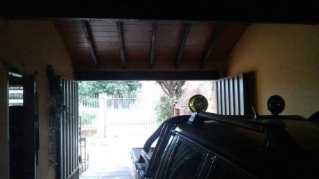 Bo. Sta. María, Asunción, Casa Con Salón Comercial!!!