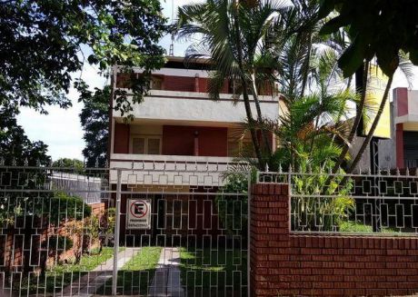 Hermosa Residencia En Venta En Encarnación