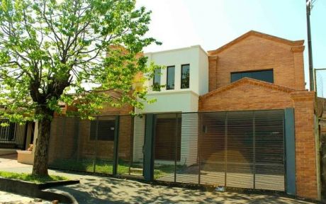 Residencia De 5 Dorm Cercanias Boggiani/colegio Del Sol/villa Aurelia