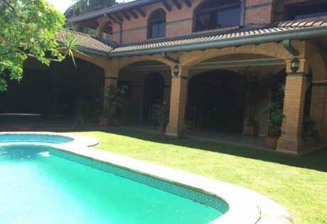 Vendo Residencia Zona Mburucuya