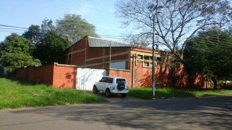 Fernando De La Mora Deposito Con Amplio Patio Sobre Asfalto