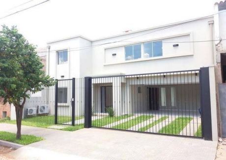 Alquilo Casa Minimalista Zona Colegio Lumen