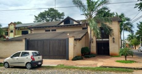 Fina Y Moderna Residencia!. Z. Altamente Residencial. Bo. Mcal. Estigarribia
