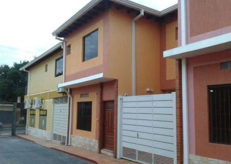 Vendo Duplex En El Centro De Luque