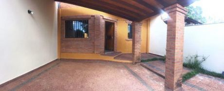 Alquilo Duplex En Fernando De La Mora Zona Norte A 3 Cuadras De Mcal Lopez Y Waldino Lovera