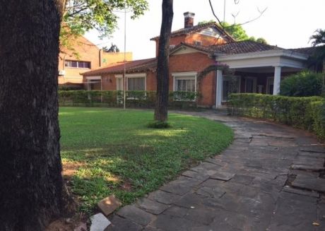 Alquilo Espectacular Residencia En Mcal. Lopez C/ Gral. Santos