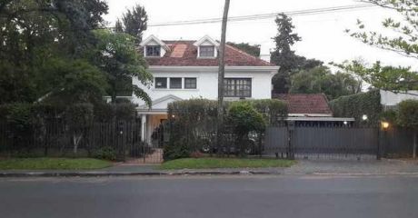 Vendo Espectacular Residencia De 1250 M2 En Villa Morra, Sobre Lillo