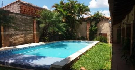 Vendo Casa En San Lorenzo ( Zona Cubas Y Pinedo ) 700 Mts De Mcal Lopez