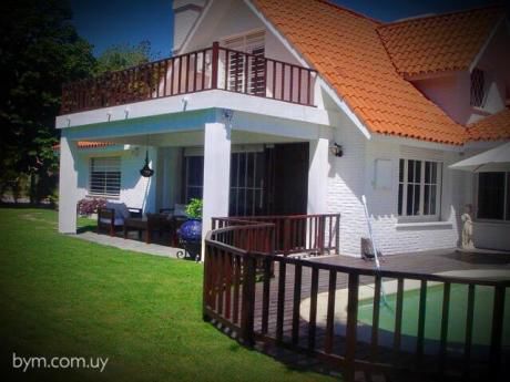 Casa A 1 Cuadra De La Playa, Parada 12, La Mejor Zona De La Mansa