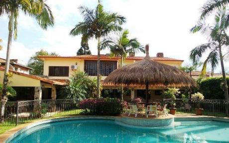 Casa En Asunción En Alquiler – Los Laureles