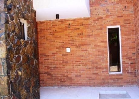 Casa En Venta – Barrio Mburucuya — En Asunción.