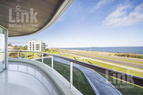 Apartamentos En Playa Mansa